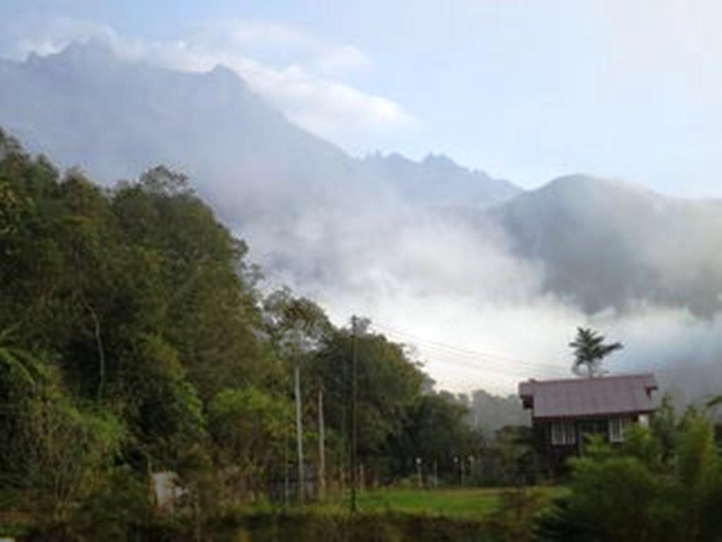 Mile 36 Lodge Kampong Kundassan Esterno foto